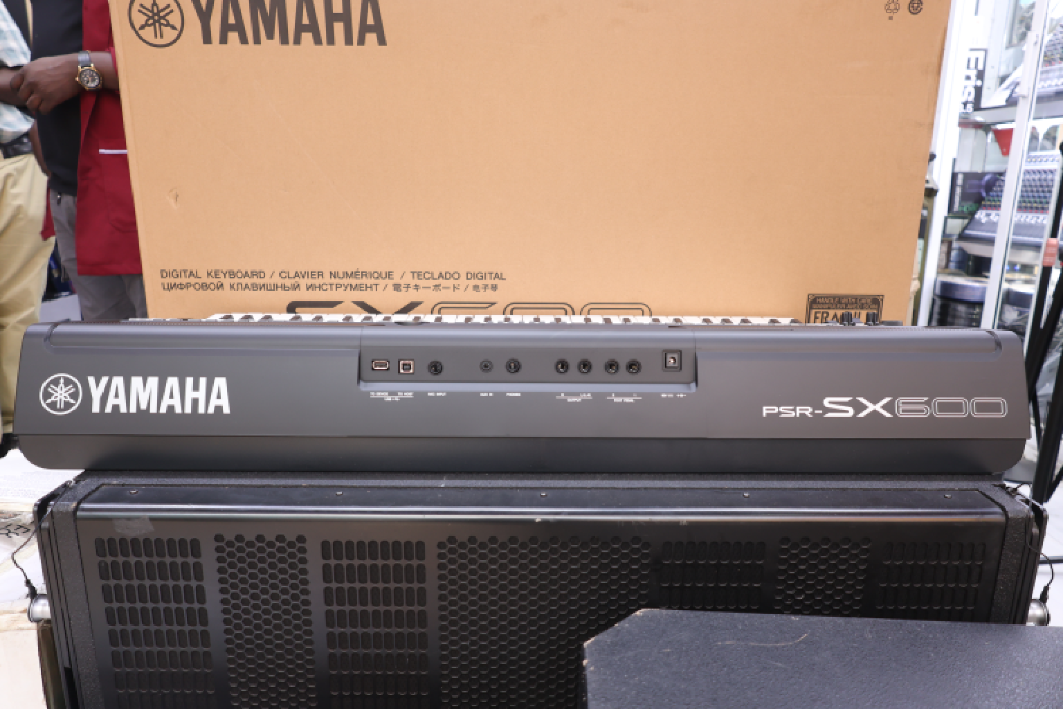 Yamaha PSR-SX600 connectivity