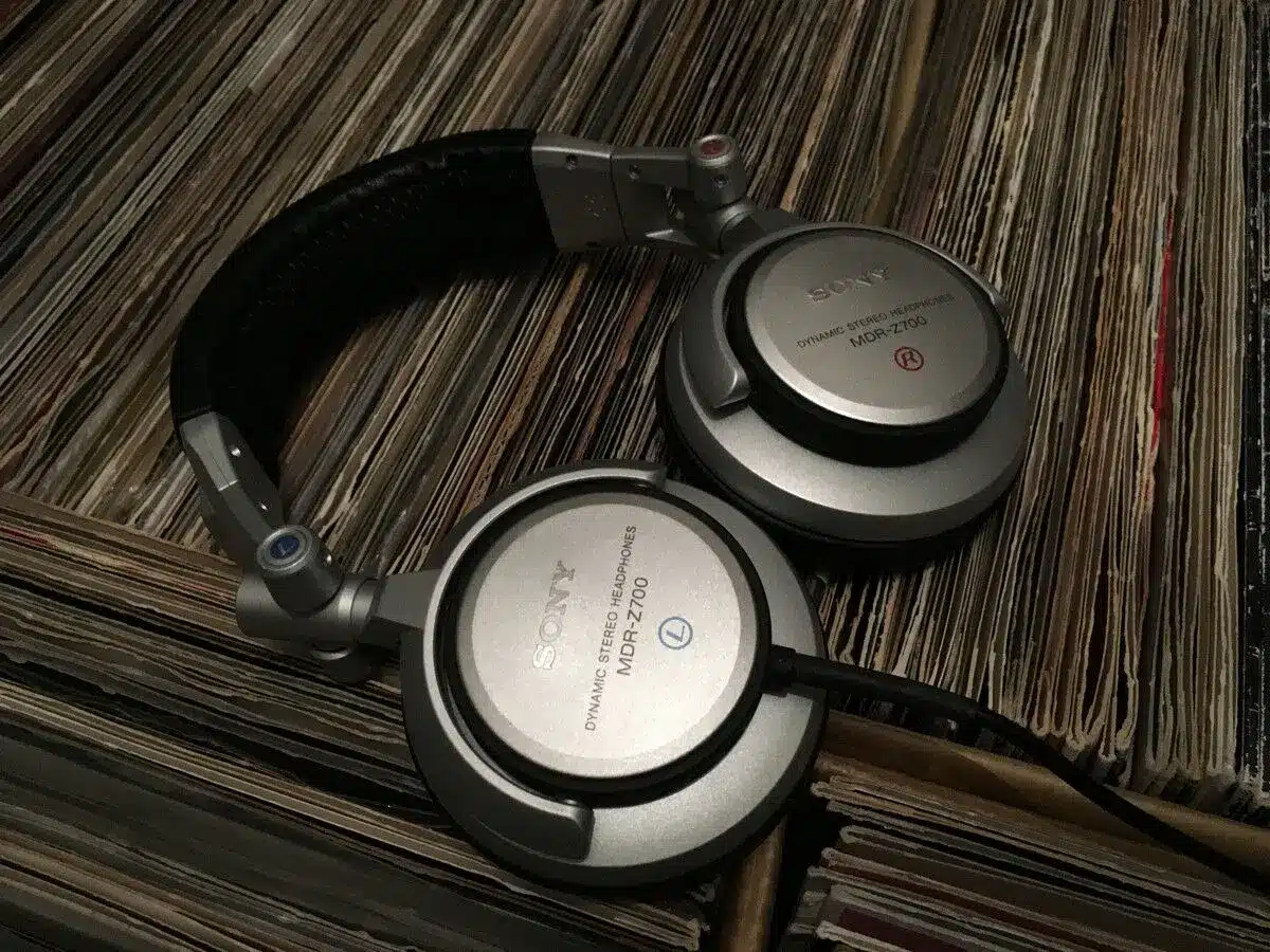 Sony MDR-Z700DJ Headphones